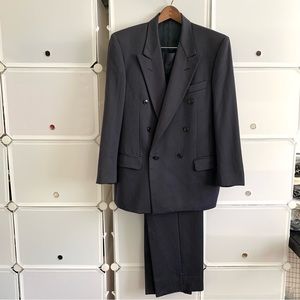 Pierre Cardin men’s Wool formal suit with pants
